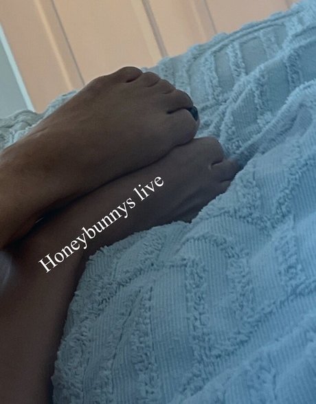 Foto desnuda filtrada de OnlyFans de Itshoneybunny2022