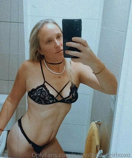 Foto desnuda filtrada de OnlyFans de Nothollabackgirlxoxo