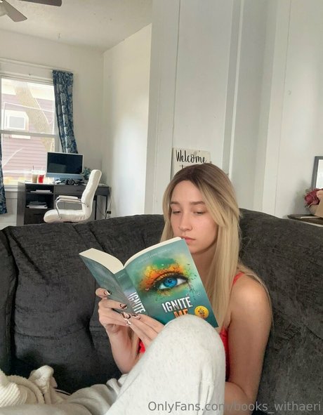 Books_withari