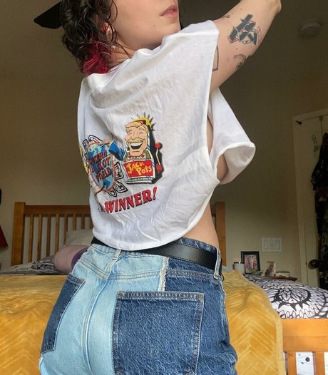 Foto desnuda filtrada de OnlyFans de Rooster Teeth