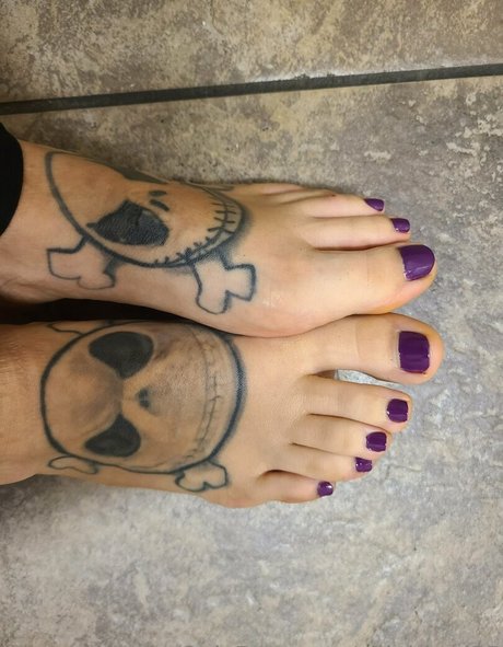 Tattedfeetbabe9