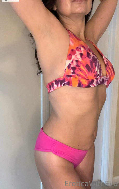 Foto desnuda filtrada de OnlyFans de Eroticawitheva