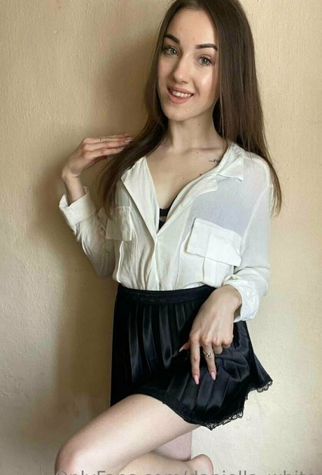 Daniella_white