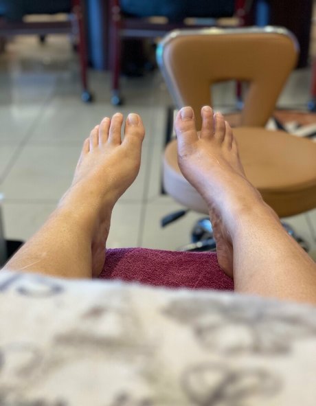 Foto desnuda filtrada de OnlyFans de Etherealdemiefeet