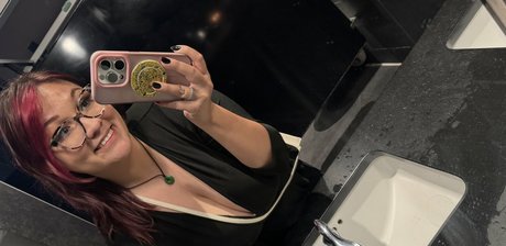 Foto desnuda filtrada de OnlyFans de Jessjewelzzz