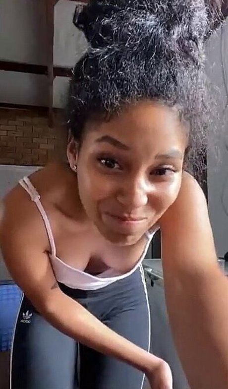 Foto desnuda filtrada de OnlyFans de Momofebs