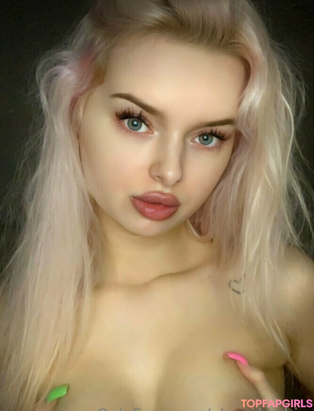 Foto desnuda filtrada de OnlyFans de Alexabarbie #63 Foto desnuda filtrada de OnlyFans de Alexabarbie #63