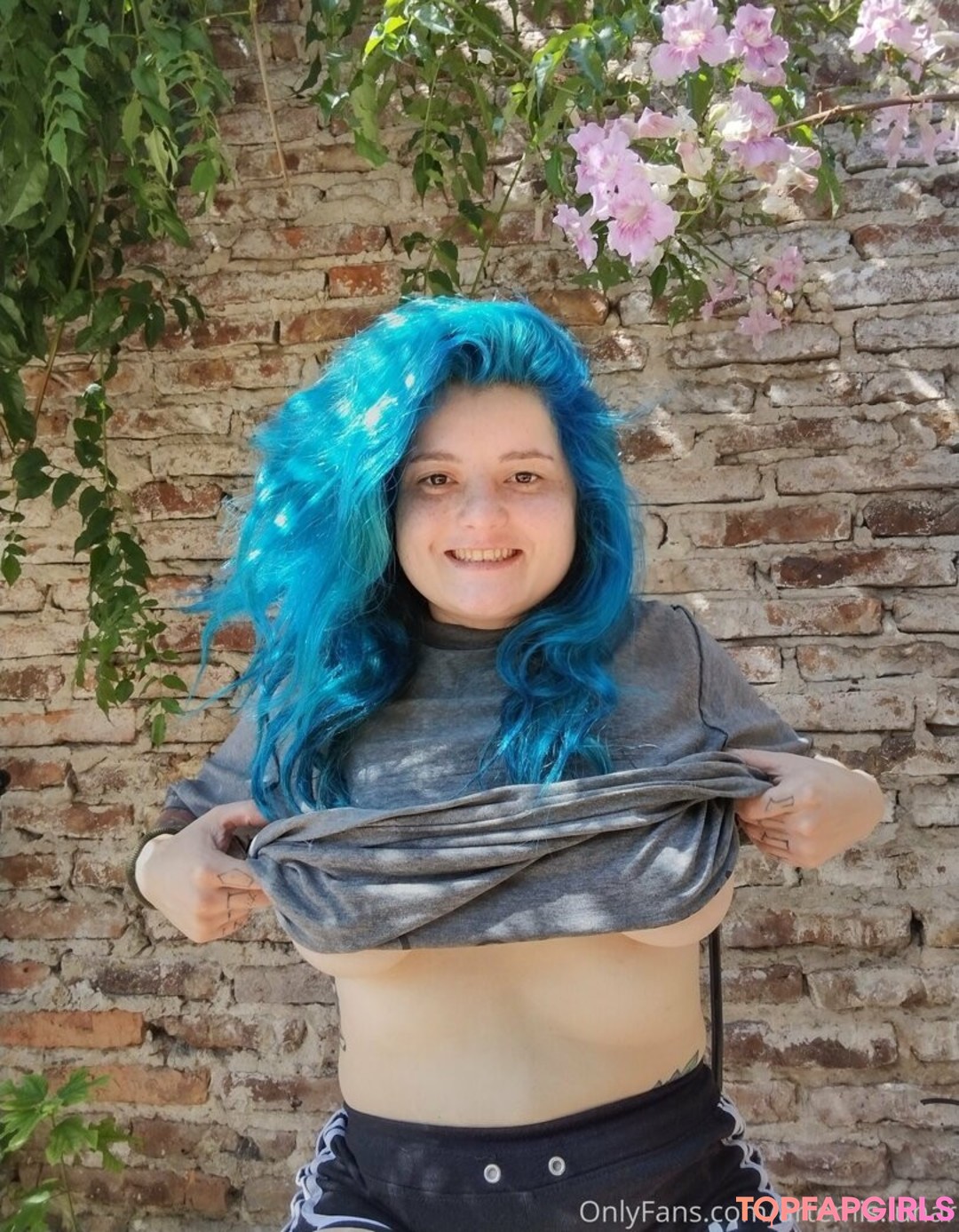 Foto desnuda filtrada de OnlyFans de Geekgirl420 #20 Foto desnuda filtrada de OnlyFans de Geekgirl420 #20