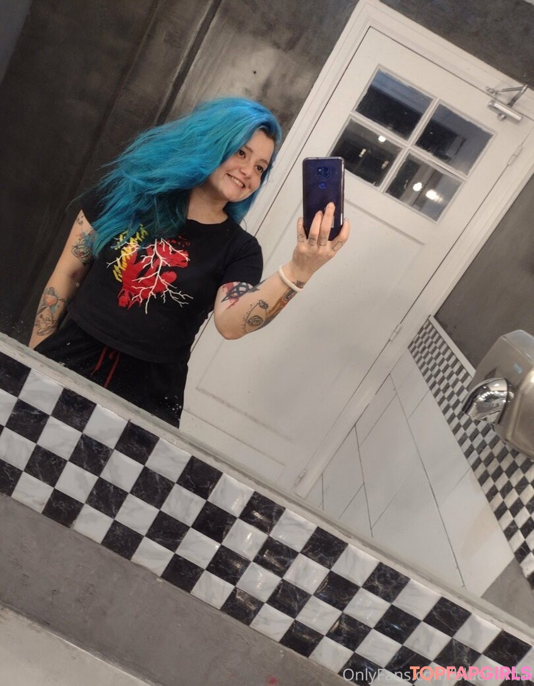 Foto desnuda filtrada de OnlyFans de Geekgirl420 #27 Foto desnuda filtrada de OnlyFans de Geekgirl420 #27
