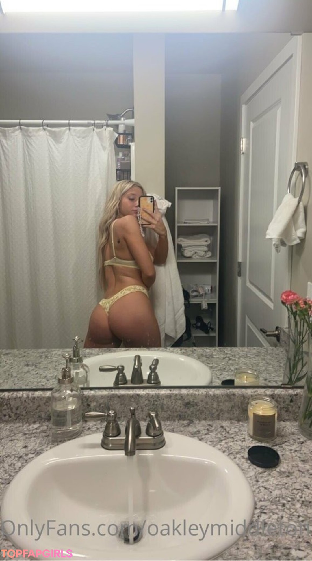 Foto desnuda filtrada de OnlyFans de Brookebaden #13 Foto desnuda filtrada de OnlyFans de Brookebaden #13