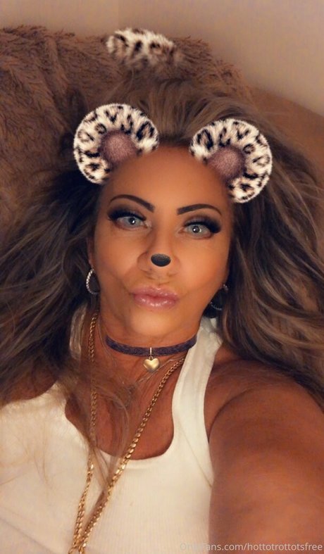 Foto desnuda filtrada de OnlyFans de Hottotrottotsfree