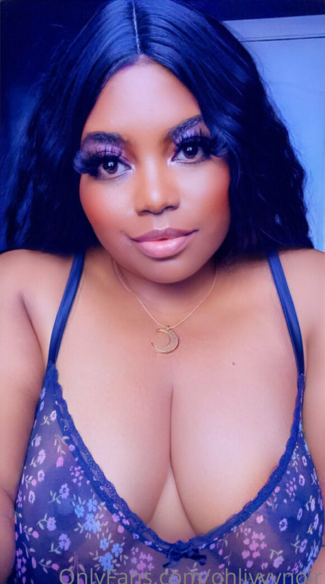 Foto desnuda filtrada de OnlyFans de Obeygoddesslivvy