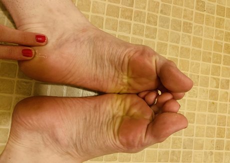 Theselilpiggie6
