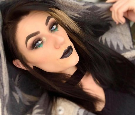 Alikat Goth Girl
