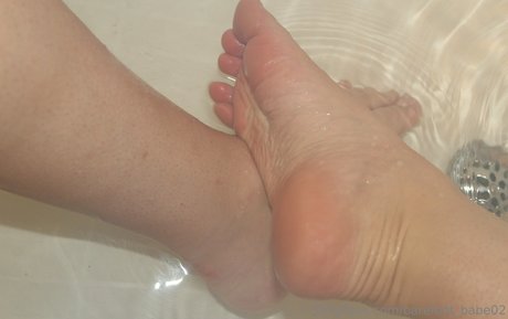 Barefoot_babe02
