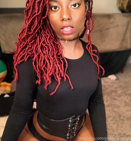 Foto desnuda filtrada de OnlyFans de Goddessdevyn