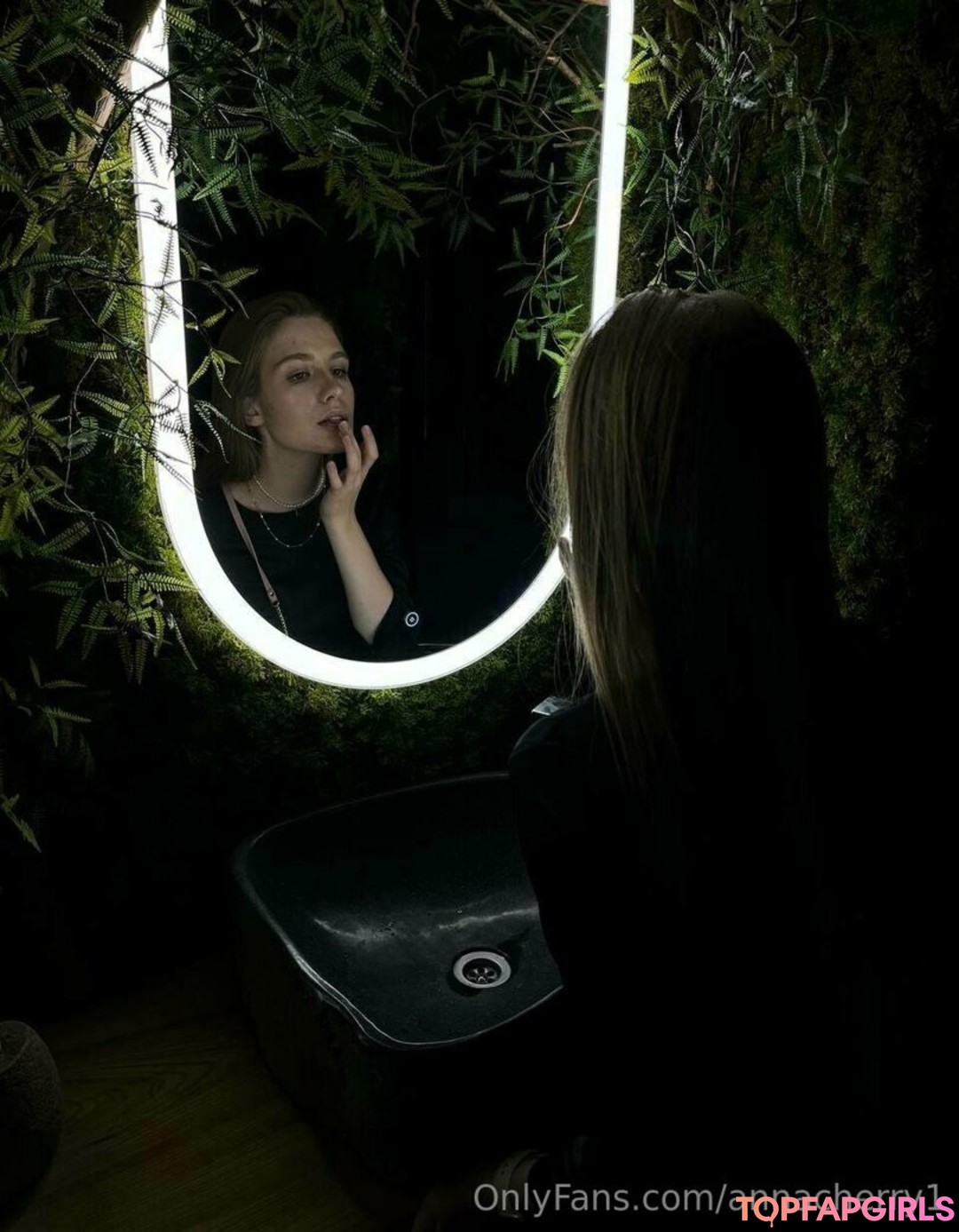 Foto desnuda filtrada de OnlyFans de Annacherry1 #88 Foto desnuda filtrada de OnlyFans de Annacherry1 #88