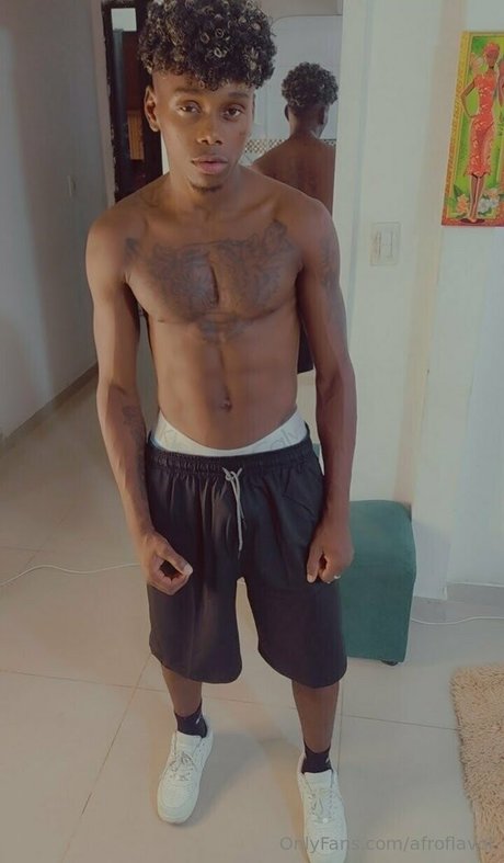 Foto desnuda filtrada de OnlyFans de Afroflavor