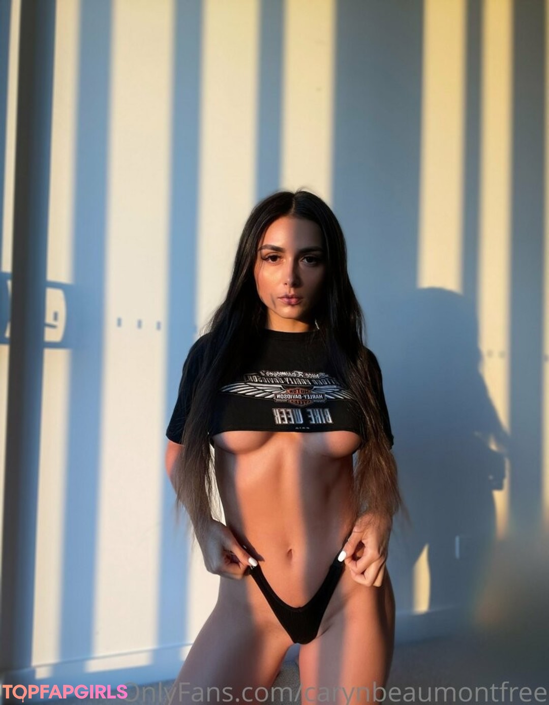 Foto desnuda filtrada de OnlyFans de Carynbeaumontfree #8 Foto desnuda filtrada de OnlyFans de Carynbeaumontfree #8