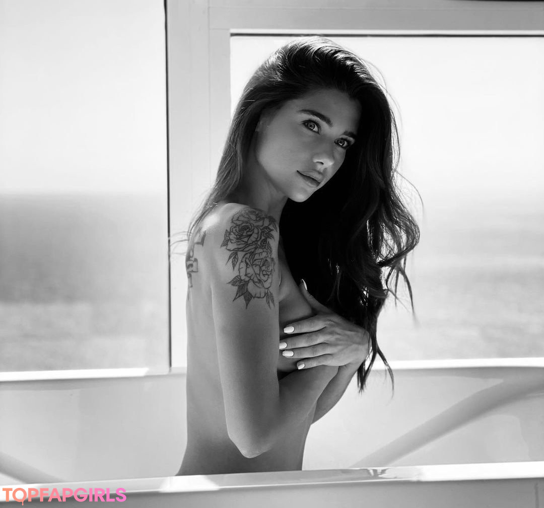 Foto desnuda filtrada de OnlyFans de Milana Vino #2 Foto desnuda filtrada de OnlyFans de Milana Vino #2