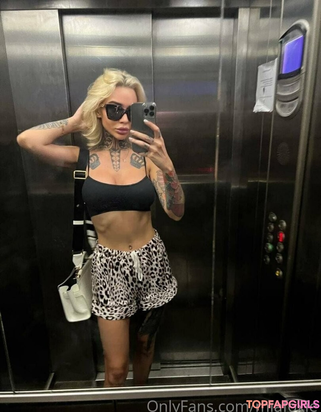 Foto desnuda filtrada de OnlyFans de Miafoxybae #43 Foto desnuda filtrada de OnlyFans de Miafoxybae #43