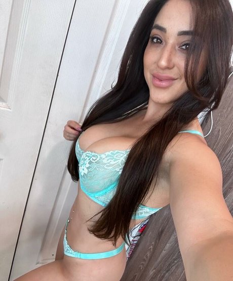 Foto desnuda filtrada de OnlyFans de Nursekarinatv