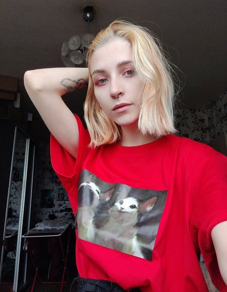 Foto desnuda filtrada de OnlyFans de Mia Synaeva