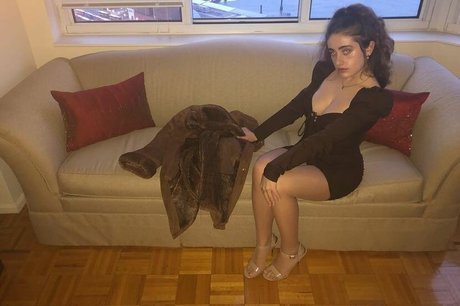 Foto desnuda filtrada de OnlyFans de Rachel Sennott