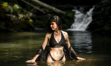Foto desnuda filtrada de OnlyFans de Elektra Kirby