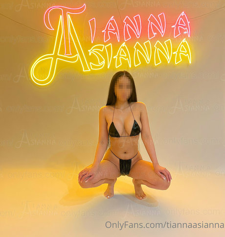 Foto desnuda filtrada de OnlyFans de Tiannaasianna