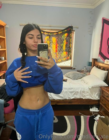 Foto desnuda filtrada de OnlyFans de Madiprivate