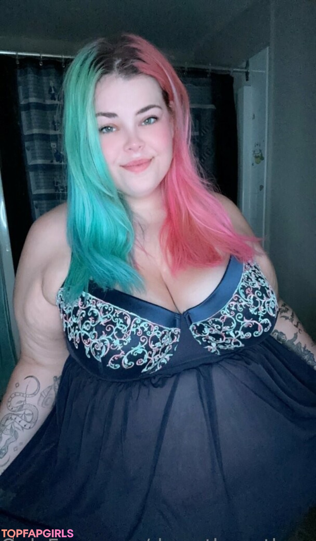 Foto desnuda filtrada de OnlyFans de Dawnthepothead #27 Foto desnuda filtrada de OnlyFans de Dawnthepothead #27