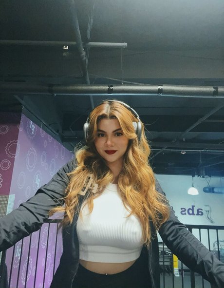 Foto desnuda filtrada de OnlyFans de Jessikaaxoxo