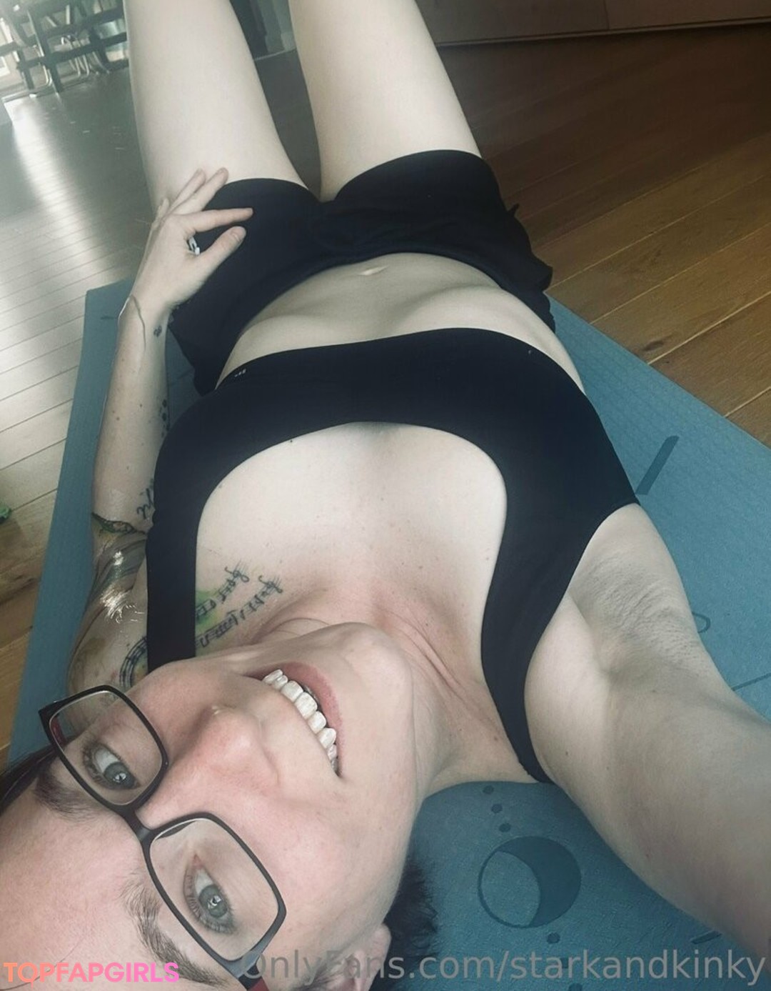 Foto desnuda filtrada de OnlyFans de Starkandkinky #31 Foto desnuda filtrada de OnlyFans de Starkandkinky #31