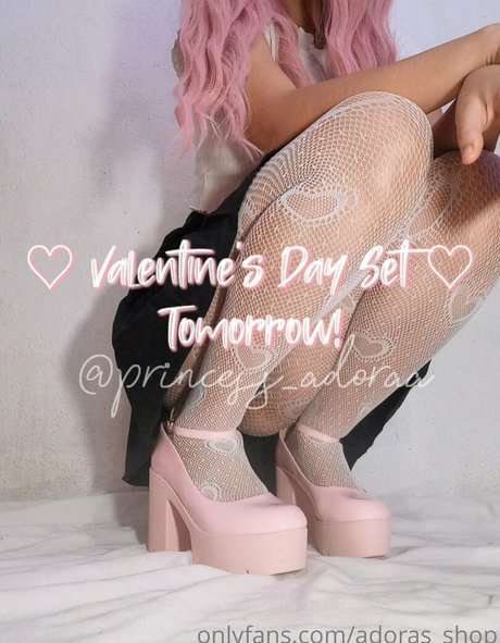 Foto desnuda filtrada de OnlyFans de Adorasshop