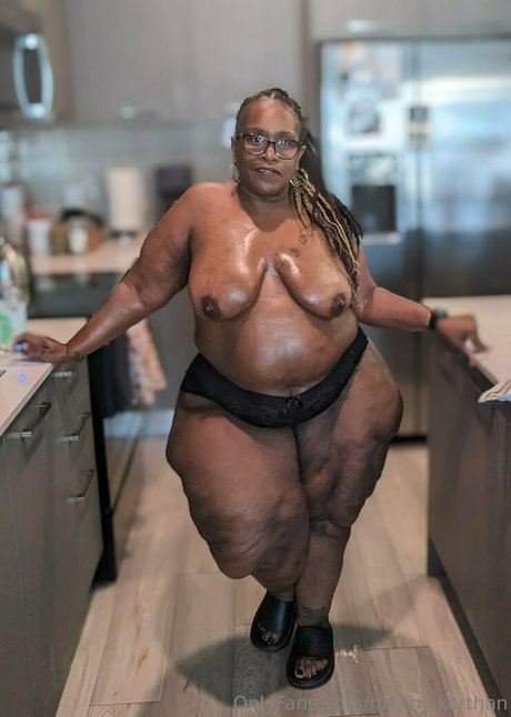 Foto desnuda filtrada de OnlyFans de Msthickerthan