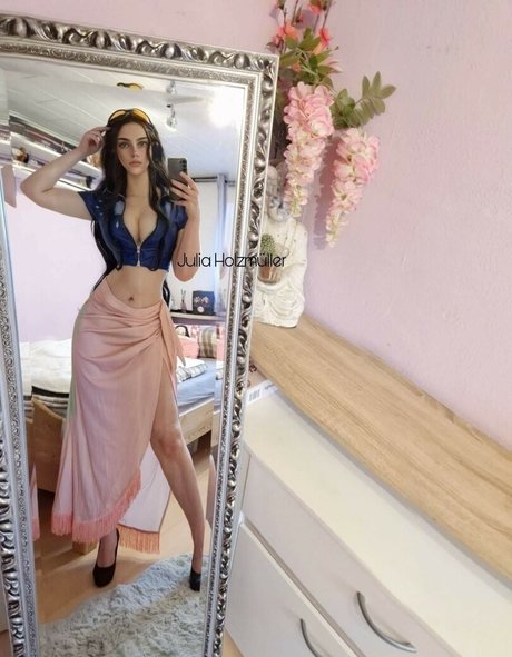 Foto desnuda filtrada de OnlyFans de Julia Holzmuller