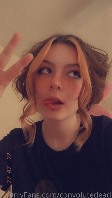 Foto desnuda filtrada de OnlyFans de Convolutedead