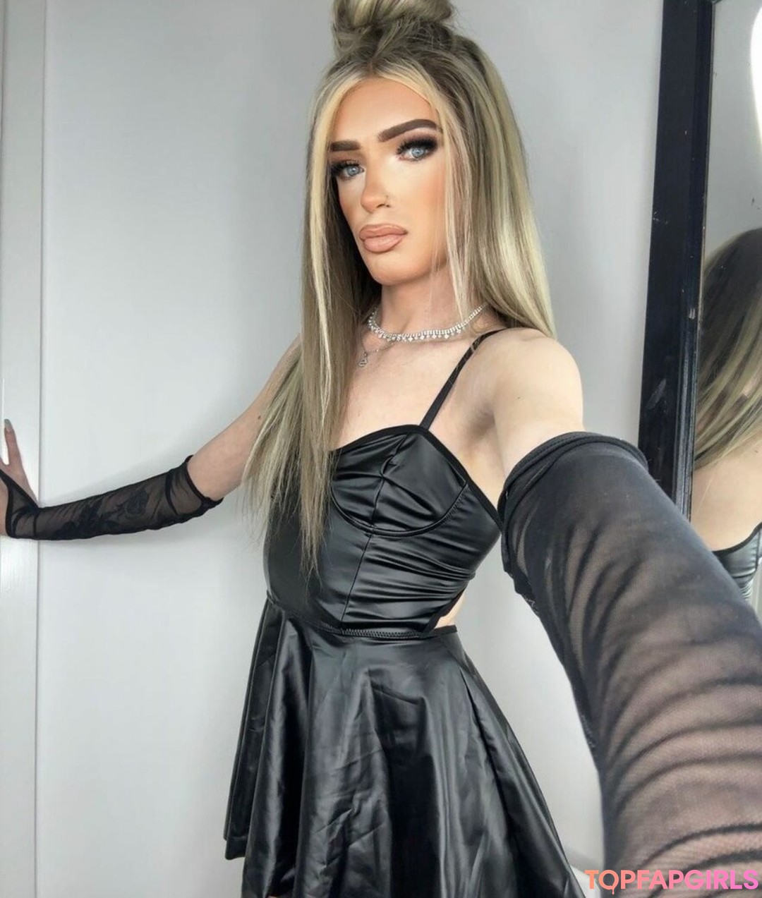 Foto desnuda filtrada de OnlyFans de Spicyshantel #7 Foto desnuda filtrada de OnlyFans de Spicyshantel #7