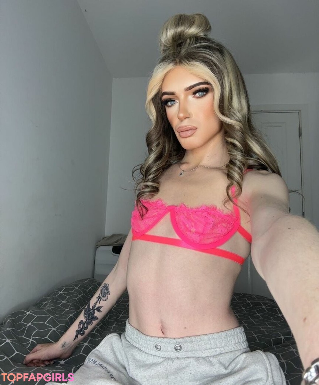 Foto desnuda filtrada de OnlyFans de Spicyshantel #8 Foto desnuda filtrada de OnlyFans de Spicyshantel #8