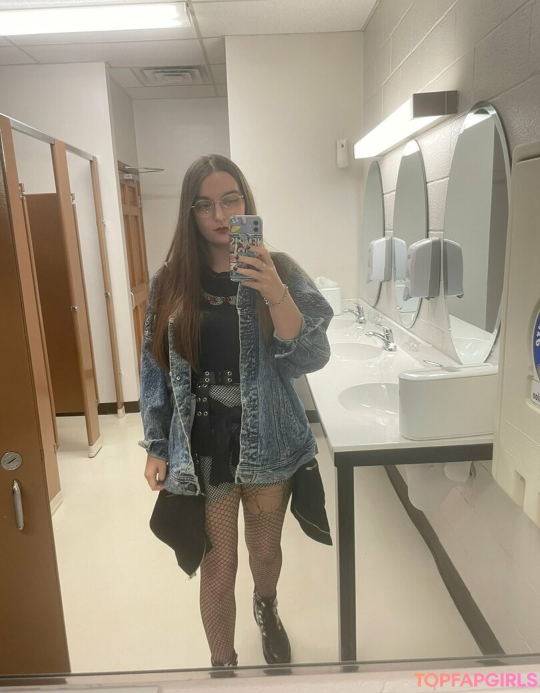 Foto desnuda filtrada de OnlyFans de Madelinethefaery #48 Foto desnuda filtrada de OnlyFans de Madelinethefaery #48