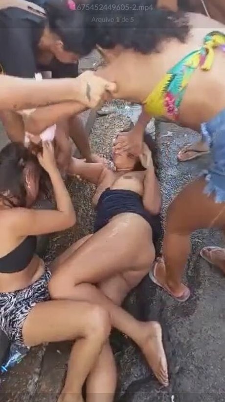 Foto desnuda filtrada de OnlyFans de Mulheres Brigando