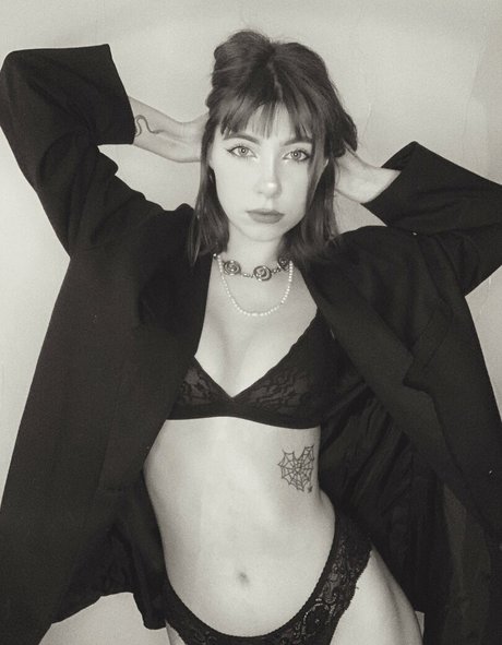 Foto desnuda filtrada de OnlyFans de Zlatkalesenok