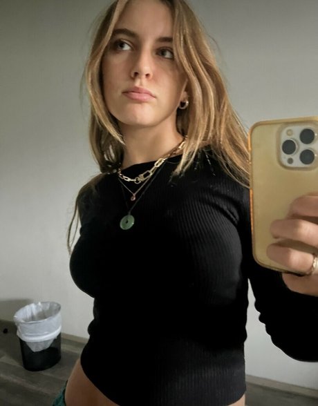 Emmawalkerx