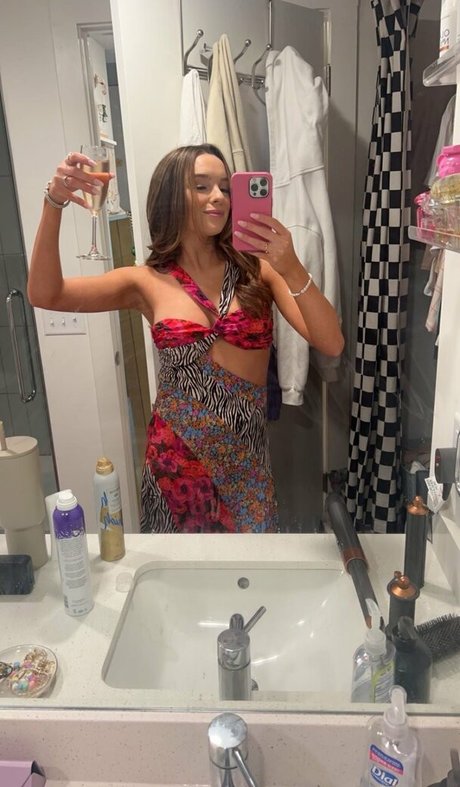 Foto desnuda filtrada de OnlyFans de Amber Baker