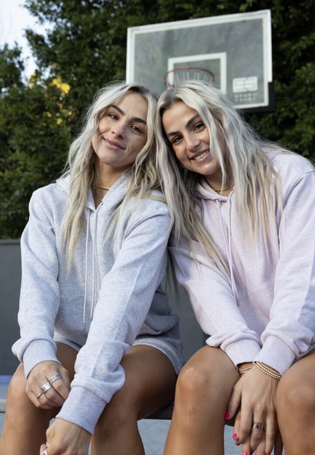 Cavinder Twins