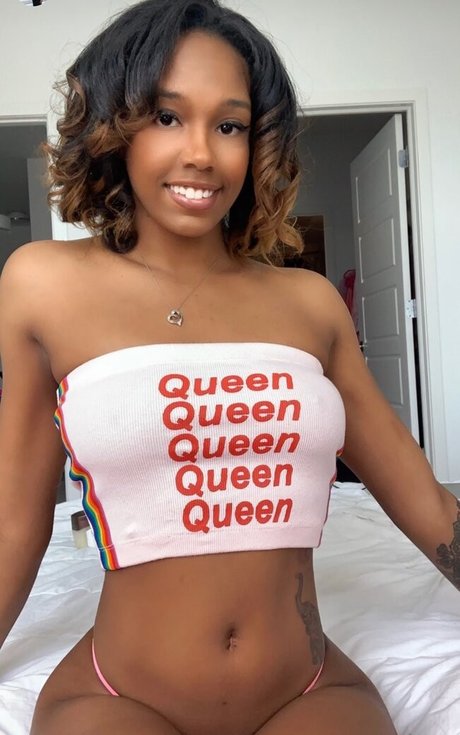 Foto desnuda filtrada de OnlyFans de Lacey London