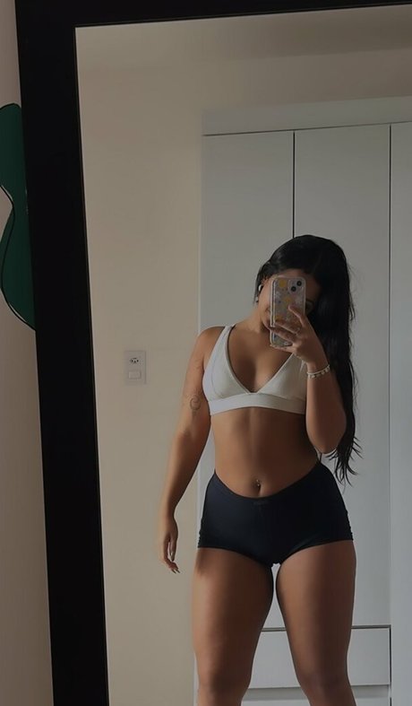Foto desnuda filtrada de OnlyFans de Karinna Loubach