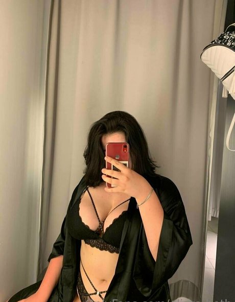 Foto desnuda filtrada de OnlyFans de Elizzabeth