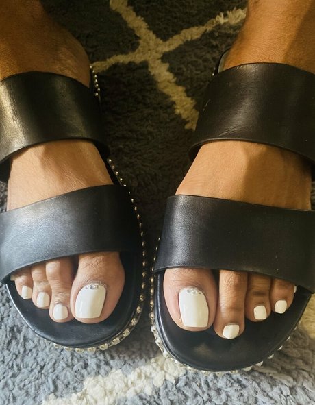 Foto desnuda filtrada de OnlyFans de Veefeet